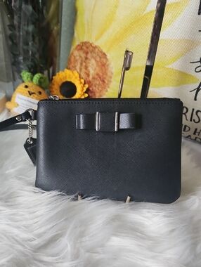 Coach Black Darcy  Wristlet with Hangtag And Bow Design
